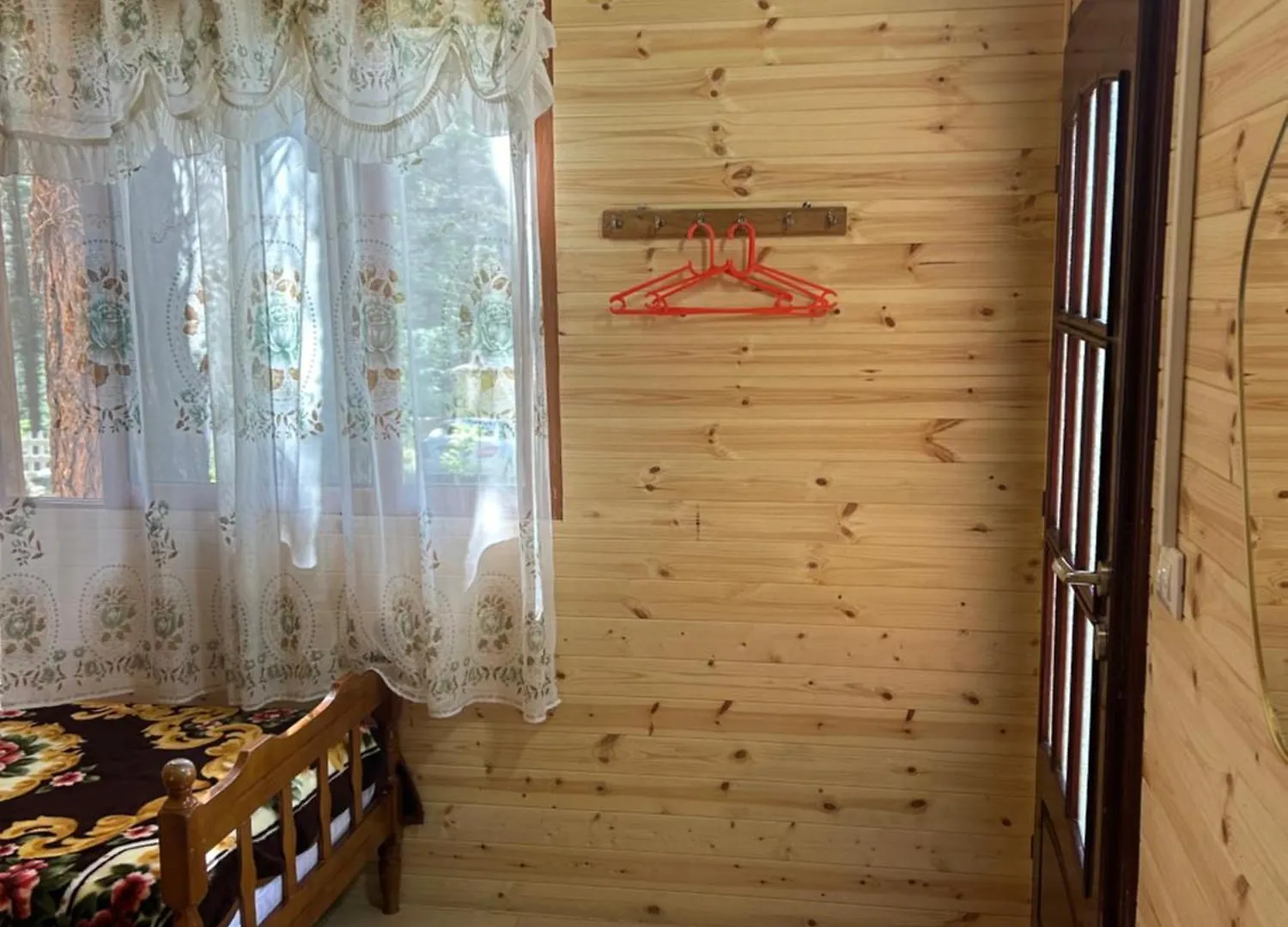 Bujtina Uji I Panjes, Log Cabins Dukat Hotel