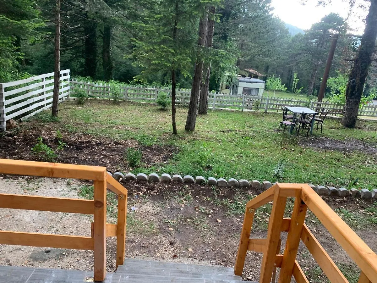 Hotel Bujtina Uji I Panjes, Log Cabins Dukat
